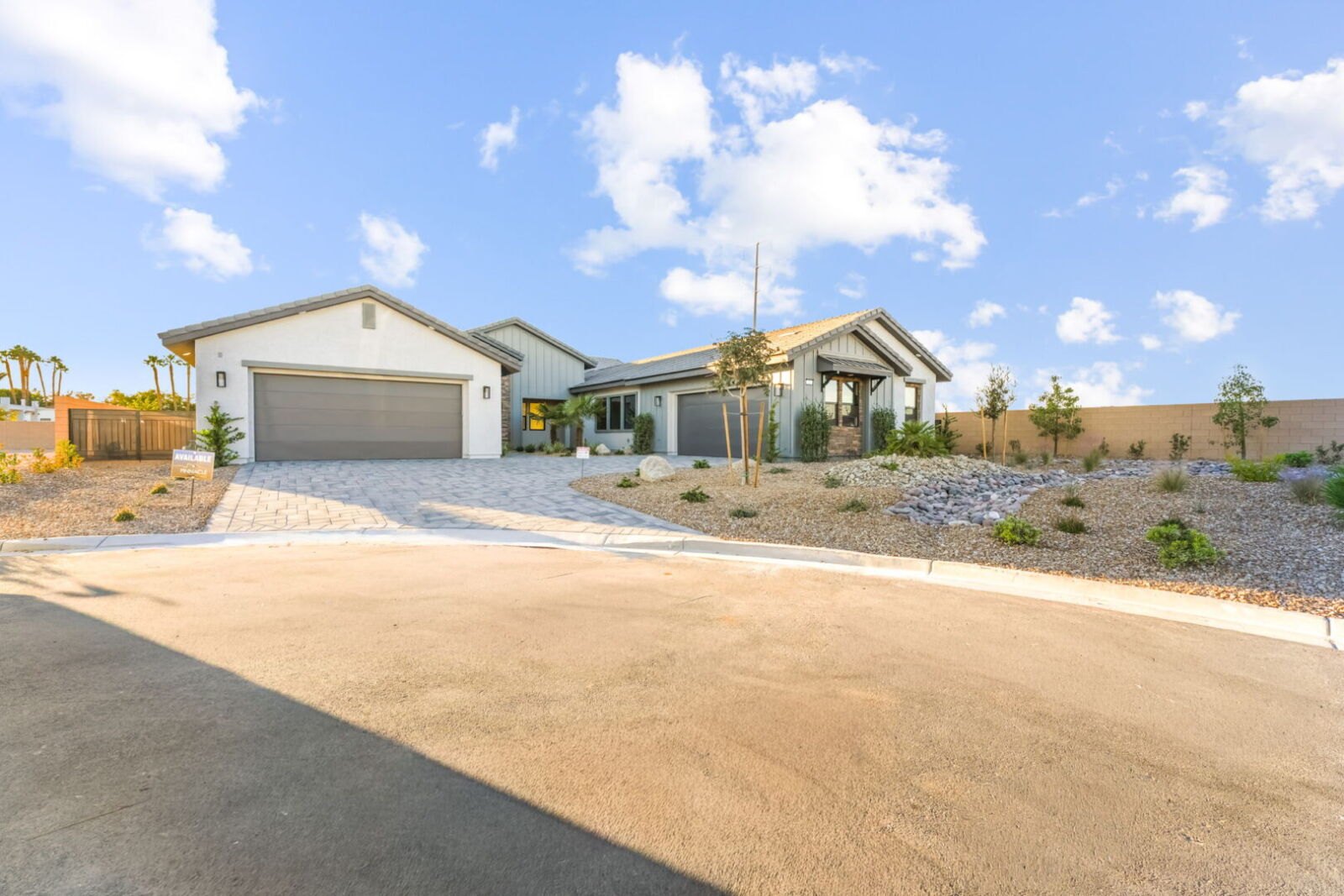 9261 Fountain Creek Ct: exterior and driveway