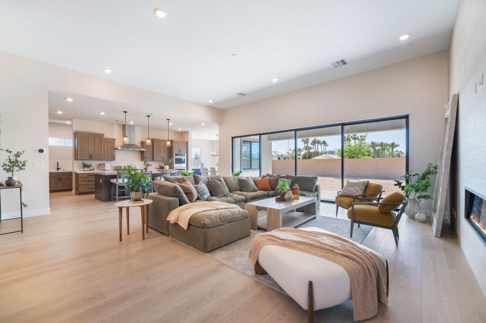 9261 Fountain Creek Ct: great room and kitchen